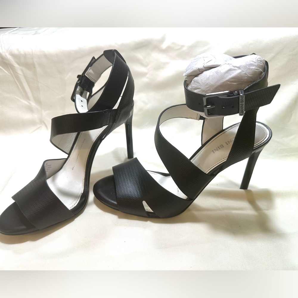 Gianni Bini Adeena high heels size US 7